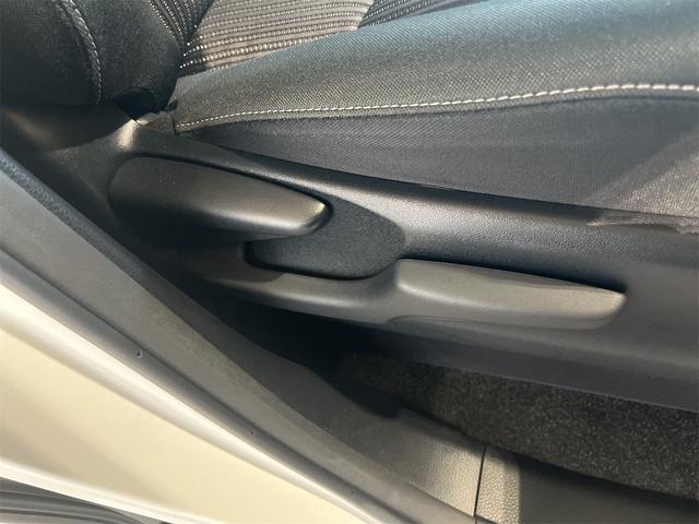 ヴォクシー ハイブリッドＺＳ　煌　１年保証付・禁煙車・純正ナビ・ＴＶ・ＣＤ・ＤＶＤ・Ｂｌｕｅｔｏｏｔｈ・バックモニター・トヨタセーフティ・クルーズコントロール・両側パワースライド・シートヒーター・ＬＥＤオートライト・ドラレコ・ＥＴＣ（41枚目）