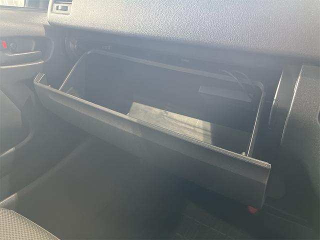 ハイエースバン ＤＸ　ＧＬパッケージ　１年保証付・禁煙車・クリアランスソナー・ナビ・ＴＶ・ＣＤ・ＤＶＤ・Ｂｌｕｅｔｏｏｔｈ・バックモニター・ステアリングリモコン・両側スライドドア・オートライト・オートハイビーム・キーレスエントリー・ＥＴＣ（42枚目）