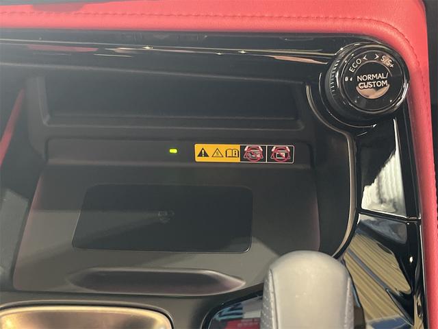 ＮＸ ＮＸ３５０ｈ　Ｆスポーツ　１年保証付・禁煙車・１オーナー・パノラマルーフ・デジタルインナーミラー・前後ドラレコ・ルーフレール・おくだけ充電・ナビ・ＴＶ・パノラミックビューモニター・レクサスセーフティ・赤黒レザーシート・ＥＴＣ（20枚目）