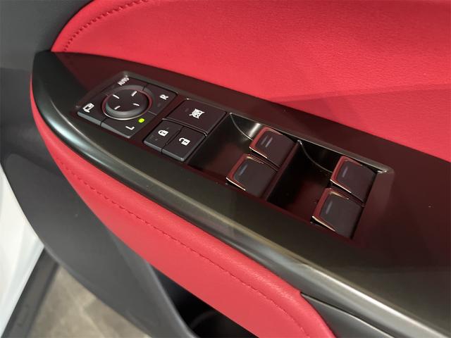 ＮＸ ＮＸ３５０ｈ　Ｆスポーツ　１年保証付・禁煙車・１オーナー・パノラマルーフ・デジタルインナーミラー・前後ドラレコ・ルーフレール・おくだけ充電・ナビ・ＴＶ・パノラミックビューモニター・レクサスセーフティ・赤黒レザーシート・ＥＴＣ（39枚目）