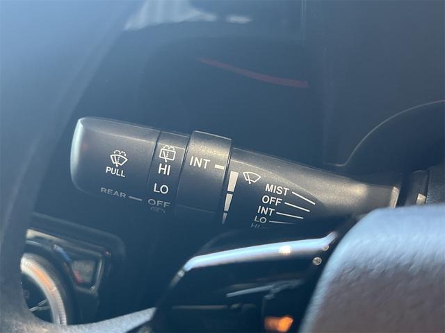 アクア Ｓスタイルブラック　１年保証付・禁煙車・モデリスタ・ナビ・ＴＶ・ＤＶＤ・Ｂｌｕｅｔｏｏｔｈ・バックモニター・トヨタセーフティ・ステアリングリモコン・クリアランスソナー・ＬＥＤオートライト・フォグ・オートハイビーム・ＥＴＣ（13枚目）