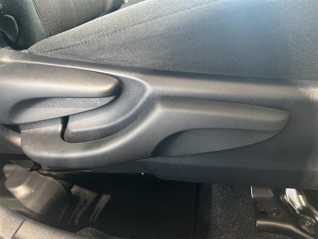 アクア Ｓスタイルブラック　１年保証付・禁煙車・モデリスタ・ナビ・ＴＶ・ＤＶＤ・Ｂｌｕｅｔｏｏｔｈ・バックモニター・トヨタセーフティ・ステアリングリモコン・クリアランスソナー・ＬＥＤオートライト・フォグ・オートハイビーム・ＥＴＣ（42枚目）