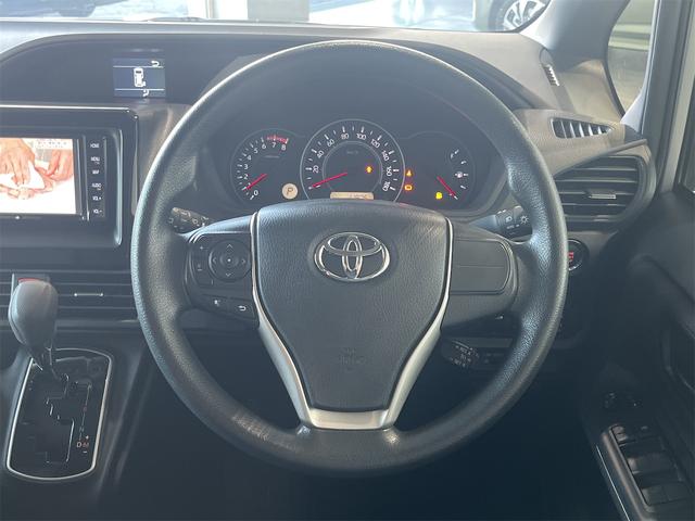 レーンディパーチャーアラート・横滑り防止・アイドリングストップ・クルーズコントロール・ステアリングリモコン・ＬＥＤオートライト・オートハイビーム・オートエアコン・ウィンカードアミラー　　　　　　　　→