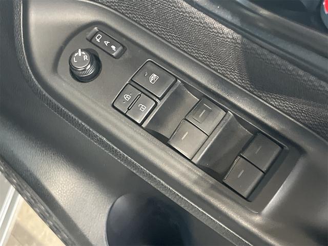 ラングラーアンリミテッド、レネゲード、チャレンジャー、Ａクラス、Ｂクラス、ＣＬＡ、ＣＬＫ、ＣＬＳ、Ｃクラス、Ｅクラス、ＧＬＡ、ＧＬＢ、ＧＬＣ、ＧＬＥ、ＧＬＫ、ＧＬＳ、Ｇクラス、ＧＴ、ＳＬ、Ｓクラス　→