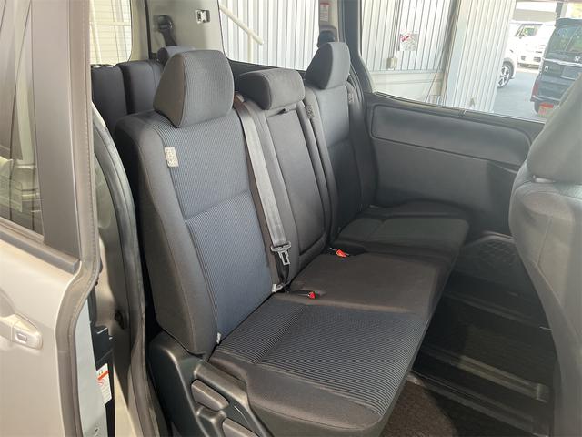 デジタルインナーミラー、ヘッドアップディスプレイ、ステアリングリモコン、電子ブレーキホールド、両側パワースライドドア、ハンズフリー、パワーバックドア、パワーシート、シートエアコン、シートヒーター　　→