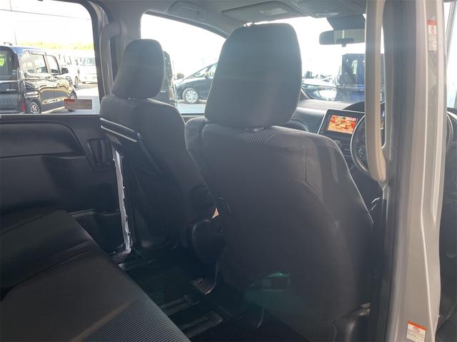 シートクーラー、シートメモリー、ＬＥＤライト、フォグランプ、オートライト、オートハイビーム、本革シート、レザーシート、プッシュスタート、スマートキー、アルミホイール（ＡＷ）　　　　　　　　　　　　　→