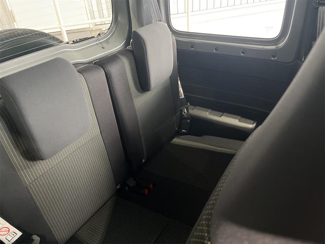 デジタルインナーミラー、ヘッドアップディスプレイ、ステアリングリモコン、電子ブレーキホールド、両側パワースライドドア、ハンズフリー、パワーバックドア、パワーシート、シートエアコン、シートヒーター　　→