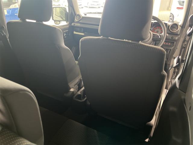 シートクーラー、シートメモリー、ＬＥＤライト、フォグランプ、オートライト、オートハイビーム、本革シート、レザーシート、プッシュスタート、スマートキー、アルミホイール（ＡＷ）　　　　　　　　　　　　　→