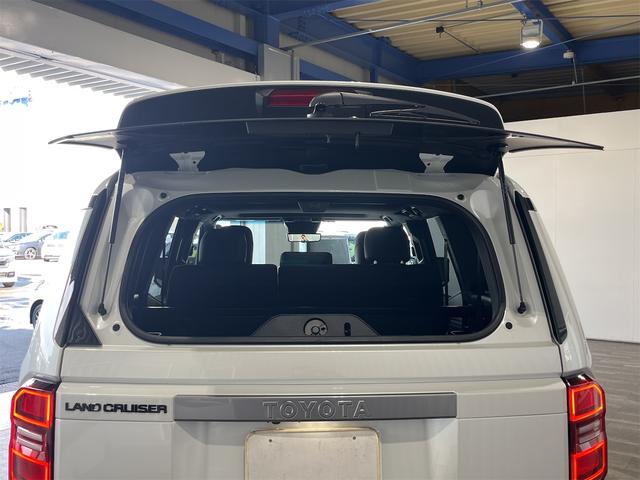 ランドクルーザー２５０ ＶＸ　１年保証付・禁煙車・１オーナー・トヨタチームメイト・丸目ＬＥＤオートライト・ムーンルーフ・ナビ・Ｂｌｕｅｔｏｏｔｈ・パノラミックビューモニター・トヨタセーフティ・クルーズコントロール・黒レザーシート（56枚目）