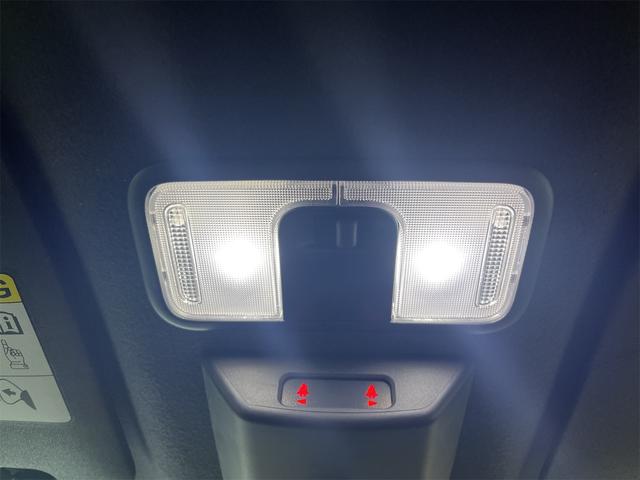 フリップダウンモニター、後席モニター、マークレビンソン、ＪＢＬサウンド、ＢＯＳＥサウンド、おくだけ充電、寒冷地仕様、アダプティブクルーズコントロール、ブラインドスポットモニター、クリアランスソナー　→