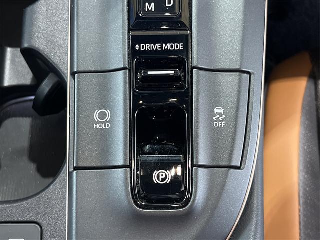 クラウンクロスオーバー RSアドバンスド 1年保証付・禁煙車・モデリスタ・ムーンルーフ・パノラミックビューモニター・トヨタチームメイト・デジタルインナーミラー・電動リアサンシェード・前後ドラレコ・ナビ・TV・シートエアコン・黒茶レザーシート(24枚目)