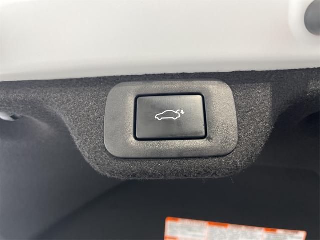 クラウンクロスオーバー Gアドバンスド・レザーパッケージ 1年保証付・禁煙車・デジタルインナーミラー・ナビ・TV・Bluetooth・パノラミックビューモニター・トヨタセーフティ・クルーズコントロール・ブラインドスポットモニター・パワーバックドア・ドラレコ(56枚目)