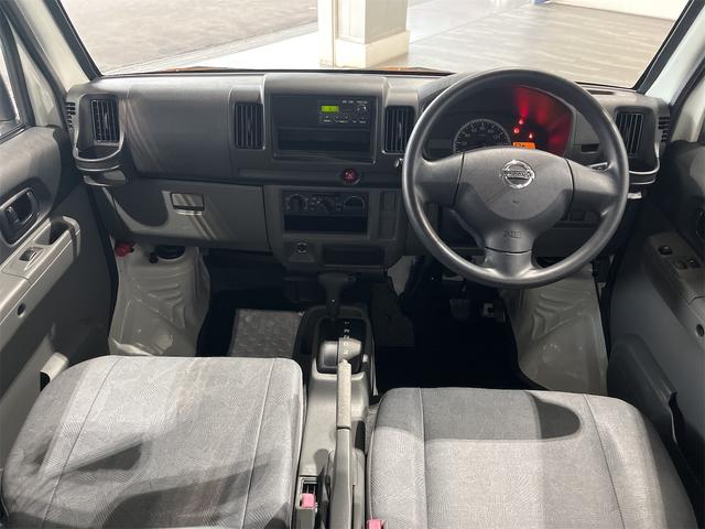 NV100クリッパーバン DX GLパッケージ 1年保証付・禁煙車・ハイルーフ・ラジオデッキ・AM/FM・パワーウィンドウ・パワーステアリング・両側スライドドア・エアコン・ドリンクホルダー・キーレスエントリー・ドラレコ・ラバーマット・サイドバイザー(8枚目)