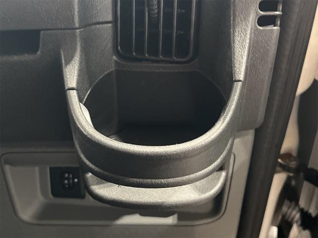 NV100クリッパーバン DX GLパッケージ 1年保証付・禁煙車・ハイルーフ・ラジオデッキ・AM/FM・パワーウィンドウ・パワーステアリング・両側スライドドア・エアコン・ドリンクホルダー・キーレスエントリー・ドラレコ・ラバーマット・サイドバイザー(13枚目)