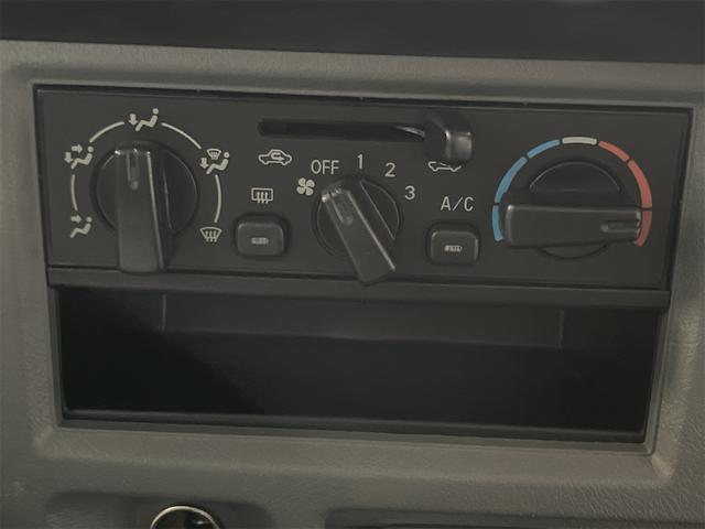 NV100クリッパーバン DX GLパッケージ 1年保証付・禁煙車・ハイルーフ・ラジオデッキ・AM/FM・パワーウィンドウ・パワーステアリング・両側スライドドア・エアコン・ドリンクホルダー・キーレスエントリー・ドラレコ・ラバーマット・サイドバイザー(18枚目)