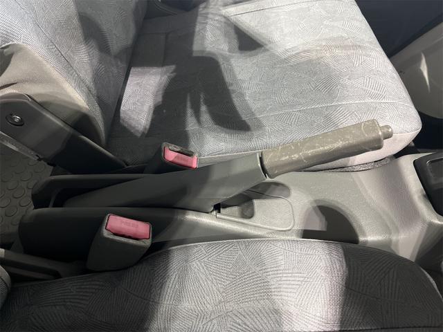 NV100クリッパーバン DX GLパッケージ 1年保証付・禁煙車・ハイルーフ・ラジオデッキ・AM/FM・パワーウィンドウ・パワーステアリング・両側スライドドア・エアコン・ドリンクホルダー・キーレスエントリー・ドラレコ・ラバーマット・サイドバイザー(22枚目)