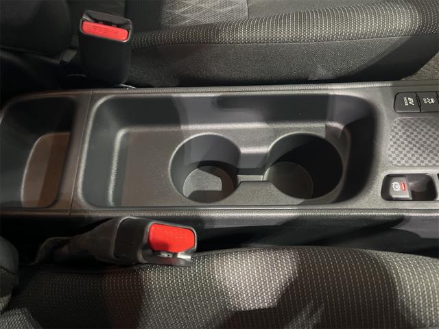 ヤリスクロス ハイブリッドＧ　１年保証付・禁煙車・ＬＥＤオートライト・ナビ・ＴＶ・Ｂｌｕｅｔｏｏｔｈ・ＡｐｐｌｅＣａｒＰｌａｙ・ＵＳＢ・バックモニター・トヨタセーフティ・クルーズコントロール・クリアランスソナー・純正１６インチＡＷ（24枚目）