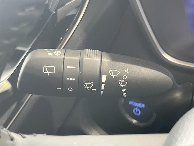 カローラクロス ハイブリッド Z 1年保証付・禁煙車・ブラインドスポットモニター・パノラミックビューモニター・9型ナビ・Bluetooth・トヨタセーフティ・クルーズコントロール・パワーバックドア・シートヒーター・パワーシート・ETC(13枚目)