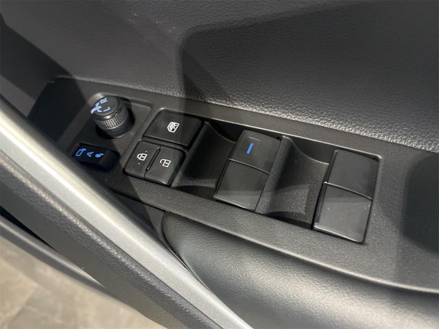 カローラクロス ハイブリッド Z 1年保証付・禁煙車・ブラインドスポットモニター・パノラミックビューモニター・9型ナビ・Bluetooth・トヨタセーフティ・クルーズコントロール・パワーバックドア・シートヒーター・パワーシート・ETC(41枚目)