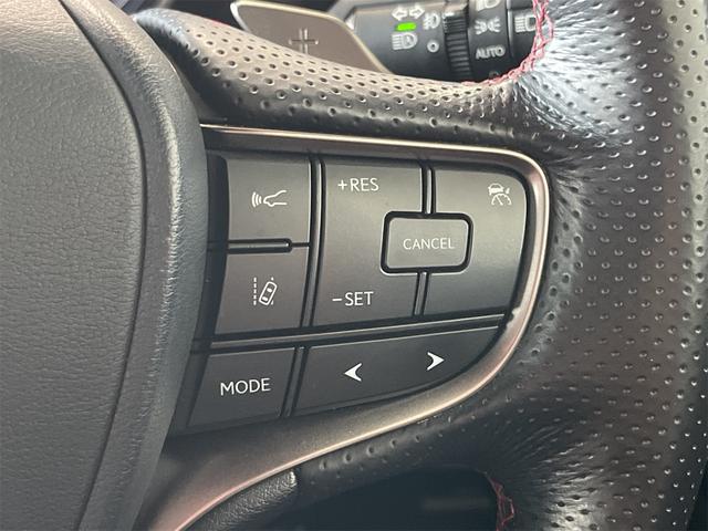 ＵＸ ＵＸ２５０ｈ　Ｆスポーツ　１年保証付・禁煙車・専用本革スポーツ赤シート・ナビ・ＴＶ・Ｂｌｕｅｔｏｏｔｈ・バックモニター・レクサスセーフティ・クルーズコントロール・パワーバックドア・パワーシート・三眼ＬＥＤオートライト・ドラレコ（11枚目）