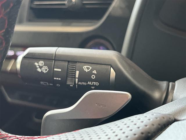 ＵＸ ＵＸ２５０ｈ　Ｆスポーツ　１年保証付・禁煙車・専用本革スポーツ赤シート・ナビ・ＴＶ・Ｂｌｕｅｔｏｏｔｈ・バックモニター・レクサスセーフティ・クルーズコントロール・パワーバックドア・パワーシート・三眼ＬＥＤオートライト・ドラレコ（12枚目）