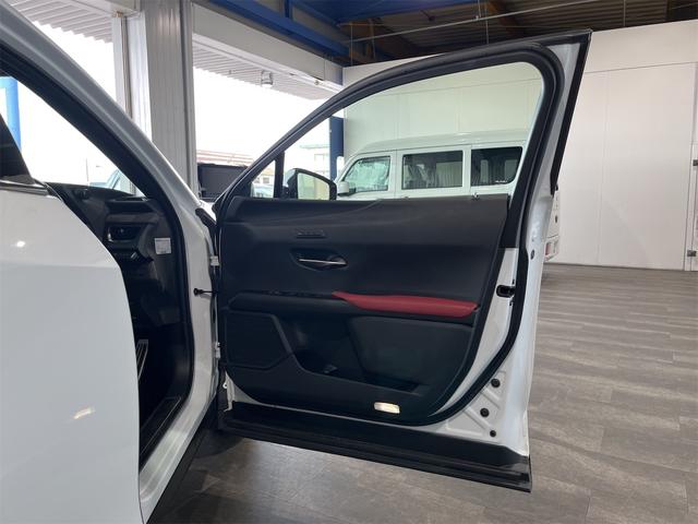 ＵＸ ＵＸ２５０ｈ　Ｆスポーツ　１年保証付・禁煙車・専用本革スポーツ赤シート・ナビ・ＴＶ・Ｂｌｕｅｔｏｏｔｈ・バックモニター・レクサスセーフティ・クルーズコントロール・パワーバックドア・パワーシート・三眼ＬＥＤオートライト・ドラレコ（38枚目）