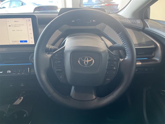 プリウス Ｚ　１年保証付・デジタルインナーミラー・ブラインドスポットモニター・前後ドラレコ・純正ナビ・ＴＶ・Ｂｌｕｅｔｏｏｔｈ・パノラミックビューモニター・トヨタセーフティ・トヨタチームメイト・クルーズコントロール（9枚目）