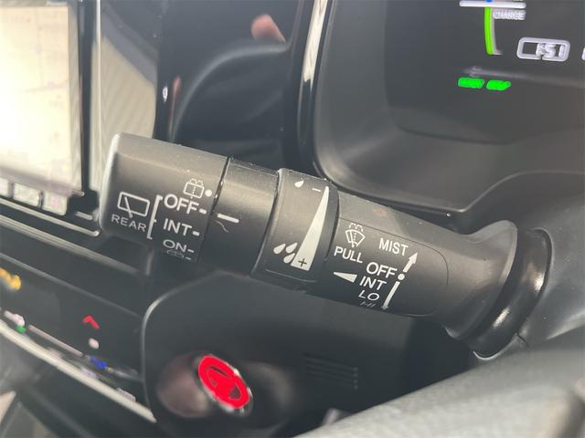 シャトル ハイブリッド　ホンダセンシング　１年保証付・禁煙車・ナビ・Ｂｌｕｅｔｏｏｔｈ・ＡＭ／ＦＭ・バックモニター・ホンダセンシング・アイドリングストップ・クルーズコントロール・ステアリングリモコン・ウィンカーミラー・プッシュスタート・ＥＴＣ（12枚目）
