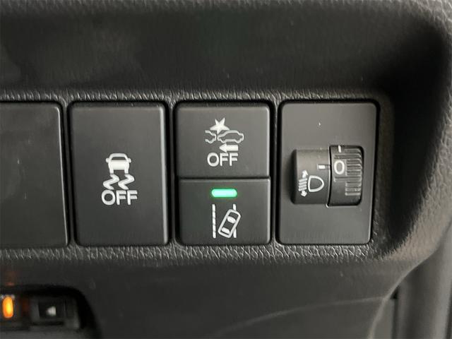 シャトル ハイブリッド　ホンダセンシング　１年保証付・禁煙車・ナビ・Ｂｌｕｅｔｏｏｔｈ・ＡＭ／ＦＭ・バックモニター・ホンダセンシング・アイドリングストップ・クルーズコントロール・ステアリングリモコン・ウィンカーミラー・プッシュスタート・ＥＴＣ（15枚目）