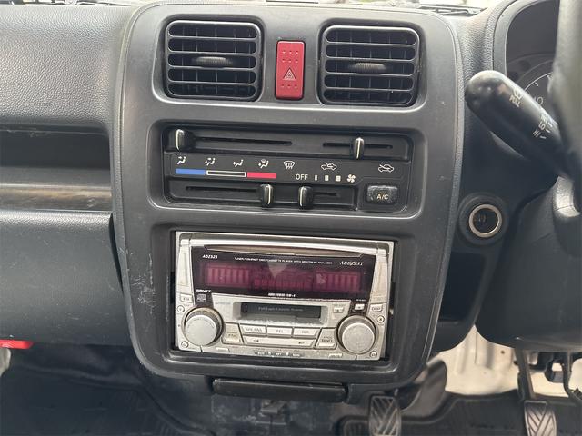 キャリイトラック FC 4WD・5速マニュアル・社外CDオーディオ・エアコン・パワステ(6枚目)