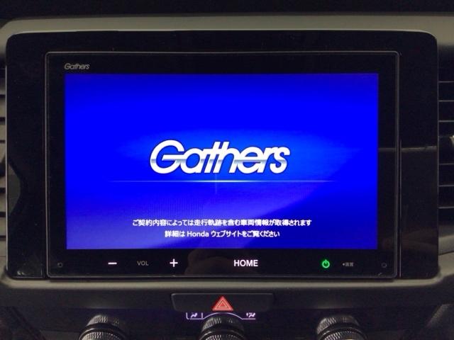 フィット ｅ：ＨＥＶホームブラックスタイル　デモカーＵＰ・ＬＥＤ・ディスプレイオーディオ・純正ＡＷ・ホンダＣＯＮＮＥＣＴ　オートライト　Ｂカメラ　１オーナー　ＬＥＤライト　クリアランスソナー　サイドＳＲＳ　オートクルーズコントロール　ＶＳＡ（6枚目）