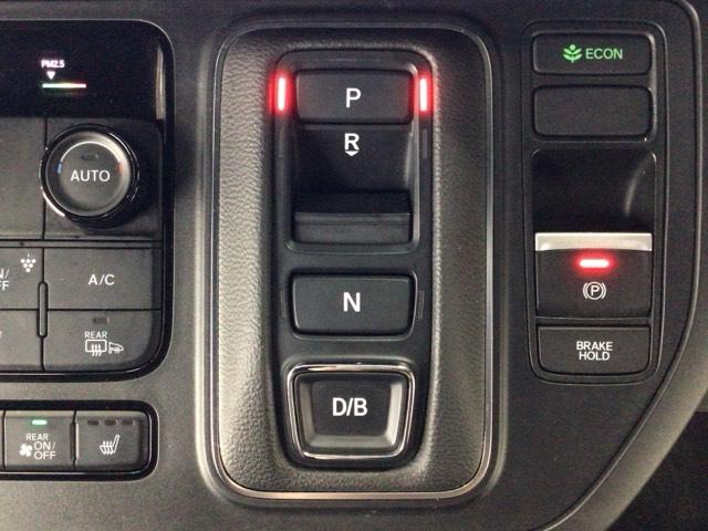 ステップワゴン ｅ：ＨＥＶスパーダ　ＬＥＤ・ホンダＣＯＮＮＥＣＴ・メモリナビ・ＤＶＤ・バックカメラ・純正ＡＷ・ＥＴＣ　１オーナー　マルチカメラ　デュアルエアコン　フルオートエアコン　ＥＳＣ　シートヒータ　オートライト　キーフリー　イモビ（26枚目）