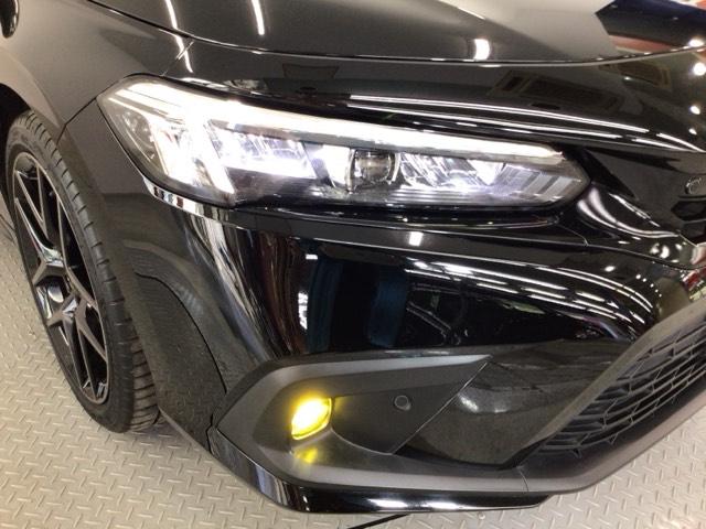 シビック ｅ：ＨＥＶ　ＬＥＤ・フルセグ・メモリナビ・バックカメラ・純正ＡＷ・ホンダＣＯＮＮＥＣＴ　盗難防止システム　クリアランスソナー　オートクルーズコントロール　地デジフルセグ　後カメラ　１オーナー車　ＵＳＢポート　禁煙（3枚目）