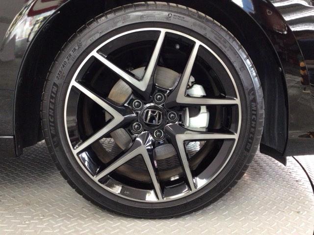 シビック ｅ：ＨＥＶ　ＬＥＤ・フルセグ・メモリナビ・バックカメラ・純正ＡＷ・ホンダＣＯＮＮＥＣＴ　盗難防止システム　クリアランスソナー　オートクルーズコントロール　地デジフルセグ　後カメラ　１オーナー車　ＵＳＢポート　禁煙（12枚目）