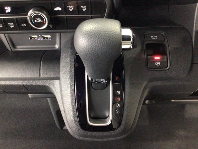 N-WGNカスタム L・ターボホンダセンシング LED・CDチューナー・スマートキー・純正AW・シートヒーター・ETC ブレーキサポート 盗難警報装置 横滑り防止機能 サイドエアバック クルーズC クリアランスソナ LEDヘッド シ-トヒ-タ-(23枚目)