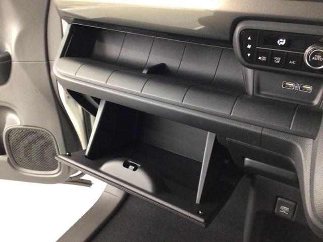 N-WGNカスタム L・ターボホンダセンシング LED・CDチューナー・スマートキー・純正AW・シートヒーター・ETC ブレーキサポート 盗難警報装置 横滑り防止機能 サイドエアバック クルーズC クリアランスソナ LEDヘッド シ-トヒ-タ-(24枚目)