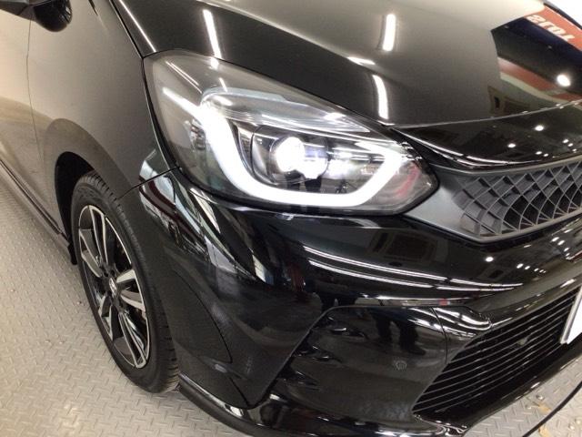 フィット ｅ：ＨＥＶＲＳ　デモカーＵＰ・ＬＥＤ・フルセグ・メモリナビ・純正ＡＷ・ホンダＣＯＮＮＥＣＴ　エアバッグ　ナビ＆ＴＶ　パワーウィンドウ　助手席エアバッグ　Ｄレコ　フルセグテレビ　ＬＥＤヘッドランプ　セキュリティアラーム（3枚目）