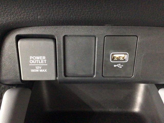 フィット ｅ：ＨＥＶＲＳ　デモカーＵＰ・ＬＥＤ・フルセグ・メモリナビ・純正ＡＷ・ホンダＣＯＮＮＥＣＴ　エアバッグ　ナビ＆ＴＶ　パワーウィンドウ　助手席エアバッグ　Ｄレコ　フルセグテレビ　ＬＥＤヘッドランプ　セキュリティアラーム（11枚目）