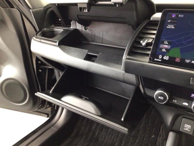 フィット ｅ：ＨＥＶＲＳ　デモカーＵＰ・ＬＥＤ・フルセグ・メモリナビ・純正ＡＷ・ホンダＣＯＮＮＥＣＴ　エアバッグ　ナビ＆ＴＶ　パワーウィンドウ　助手席エアバッグ　Ｄレコ　フルセグテレビ　ＬＥＤヘッドランプ　セキュリティアラーム（24枚目）