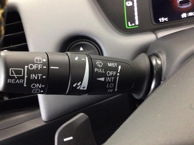 フィット ｅ：ＨＥＶＲＳ　デモカーＵＰ・ＬＥＤ・フルセグ・メモリナビ・純正ＡＷ・ホンダＣＯＮＮＥＣＴ　エアバッグ　ナビ＆ＴＶ　パワーウィンドウ　助手席エアバッグ　Ｄレコ　フルセグテレビ　ＬＥＤヘッドランプ　セキュリティアラーム（30枚目）