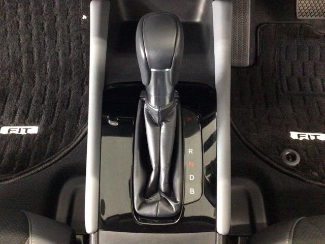 フィット ｅ：ＨＥＶＲＳ　デモカーＵＰ・ＬＥＤ・フルセグ・メモリナビ・純正ＡＷ・ホンダＣＯＮＮＥＣＴ　エアバッグ　ナビ＆ＴＶ　パワーウィンドウ　助手席エアバッグ　Ｄレコ　フルセグテレビ　ＬＥＤヘッドランプ　セキュリティアラーム（36枚目）