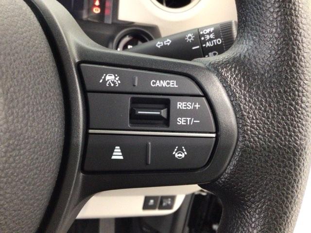 Ｎ－ＢＯＸ ベースグレード　デモカーＵＰ・ＬＥＤ・フルセグ・メモリナビ・純正ＡＷ・ホンダＣＯＮＮＥＣＴ　衝突軽減システム　スマートキ－　カーテンエアバック　イモビライザー　ＥＣＯモード　横滑り防止　オートクルーズ　キーフリー（5枚目）