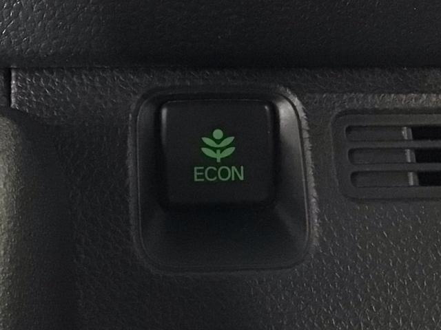 ★ＥＣＯＮスイッチ★　エコドライブを加速しよう！スイッチをＯＮにすると、運転の仕方によるロスを抑え込み燃費をよくするようクルマが頑張ります（＊＾ー＾＊）燃費向上にチャレンジ♪