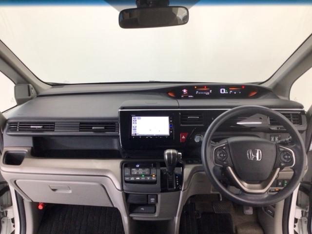 【前方視界】開放的な前方視界！運転がしやすく疲れにくいです♪窓が大きく、見通しがとっても良いおクルマですよ♪