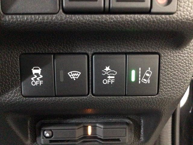 ホンダが推し進める総合先進安全装備のセンシング搭載！　衝突や斜線はみだしなどの危険が予測される時、センサーが警告。ヒューマンエラーを高度先進技術が補完してくれます。