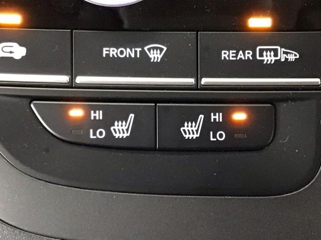 【シートヒーター】エアコンよりも暖かくなるのが早く、エンジンをかけるとあっという間にポカポカに♪エアコンと違い風が出るわけではないので乾燥に敏感な方でも安心して使用できますよ♪