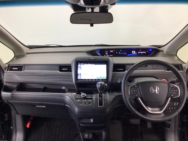 【前方視界】開放的な前方視界！運転がしやすく疲れにくいです♪窓が大きく、見通しがとっても良いおクルマですよ♪