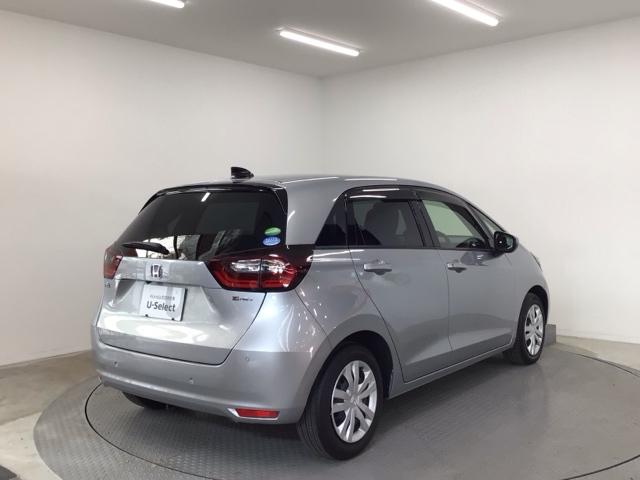 フィット e:HEVホーム LED・フルセグ・メモリナビ・バックカメラ・ホンダCONNECT・ETC 前後誤発進抑制機能 クリソナ 助手席エアバッグ 運転席エアバッグ アイドリングストップ LEDライト USB接続 ABS(4枚目)