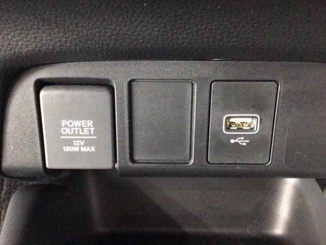 フィット e:HEVホーム LED・フルセグ・メモリナビ・バックカメラ・ホンダCONNECT・ETC 前後誤発進抑制機能 クリソナ 助手席エアバッグ 運転席エアバッグ アイドリングストップ LEDライト USB接続 ABS(11枚目)