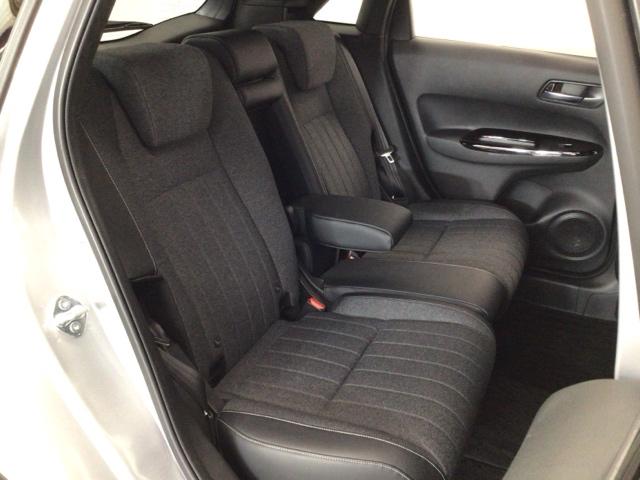 フィット e:HEVホーム LED・フルセグ・メモリナビ・バックカメラ・ホンダCONNECT・ETC 前後誤発進抑制機能 クリソナ 助手席エアバッグ 運転席エアバッグ アイドリングストップ LEDライト USB接続 ABS(14枚目)